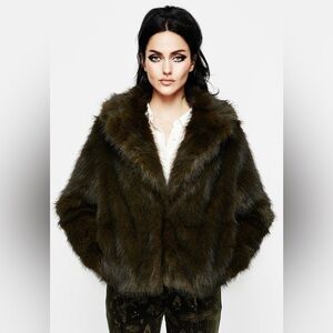 Monstrum Cropped Faux Fur Jacket Sz 14 – Statement Outerwear, Cozy Glam